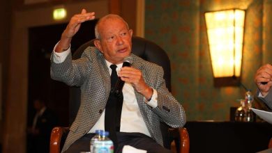 نجيب ساويرس يشيد بلاعبي المنتخب: قدموا الأمل وأثبتوا أن الشباب قادر على تغيير كل شيء