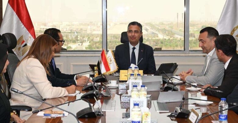 وزير التموين يبحث مع “إرادة فاينانس” التعاون في مشروع “Carry On” لدعم رواد الأعمال