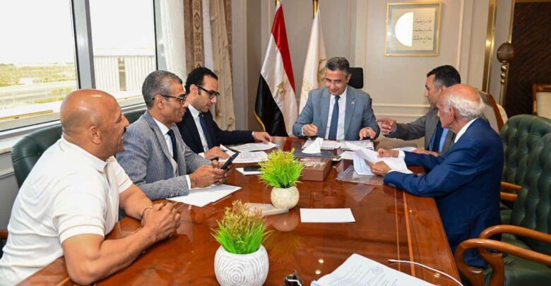 وزير التموين يفتح ملفات الخدمات التموينية مع أعضاء النواب والشيوخ