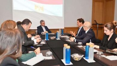 وزير السياحة يبحث في باريس تعزيز التعاون مع كبرى شركات السياحة والطيران الفرنسية