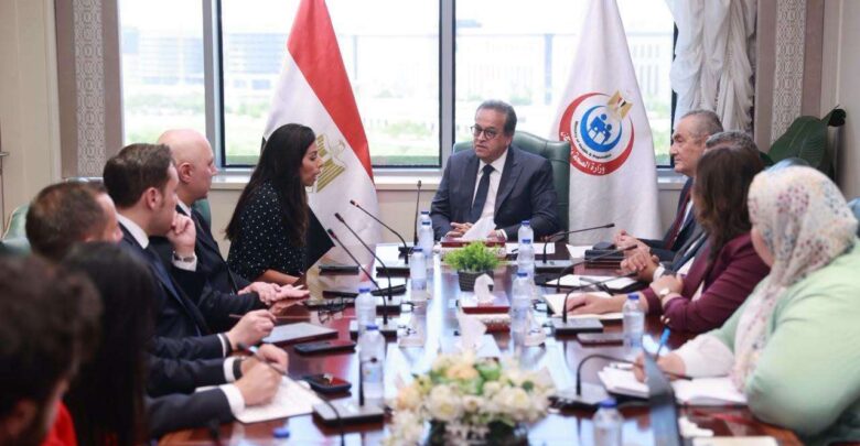 وزير الصحة يستقبل وفدًا لبحث تنفيذ المدينة الطبية بالتعاون مع القطاع الخاص والبنك الأوروبي