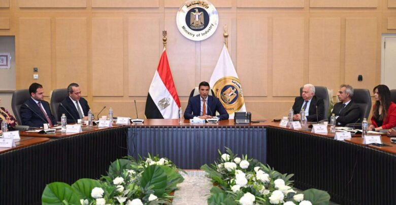 وزير الصناعة: نضع رفع كفاءة الطاقة وخفض الانبعاثات ضمن أولويات استراتيجيتنا لتعزيز تنافسية المنتج المصري