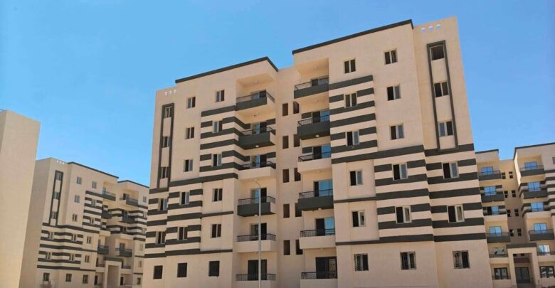 وزيرة الإسكان تتابع موقف تنفيذ عدد من المشروعات السكنية والخدمية بمدن قنا الجديدة والمنيا الجديدة والعبور وسوهاج الجديدة