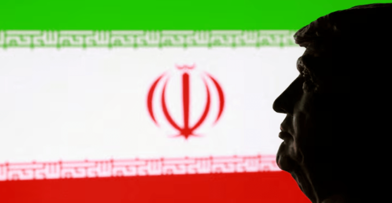 إيران تحذر من تداعيات العقوبات الأمريكية وتلوح بإجراءات اقتصادية مضادة