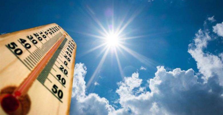الأرصاد تحذر من طقس السبت.. حرارة تصل إلى 42 درجة واضطراب الملاحة