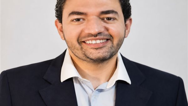 التعليم العالي تهنئ الدكتور محمد أمين بعد فوزه بجائزة من المعاهد الوطنية للصحة الأمريكية
