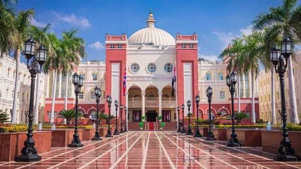 الجامعة البريطانية تعلن عن حاجتها إلى أعضاء هيئة تدريس.. وظيفة جامعة