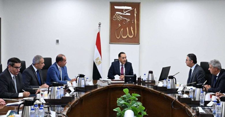 اللحوم والدواجن ضمنها.. رئيس الوزراء يتابع جهود تحويل منظومة الدعم النقدي