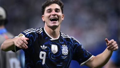 برشلونة يضع خطة بديلة لصفقة جوليان ألفاريز