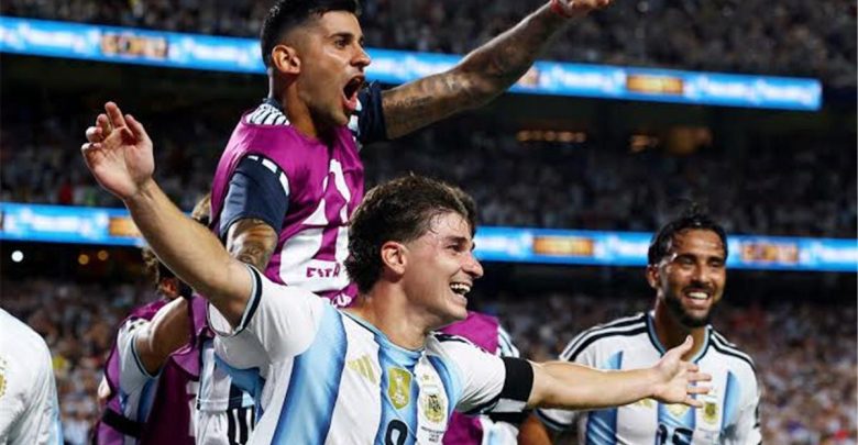 تعليق مثير من روميرو على وضع ألفاريز مع أتلتيكو مدريد