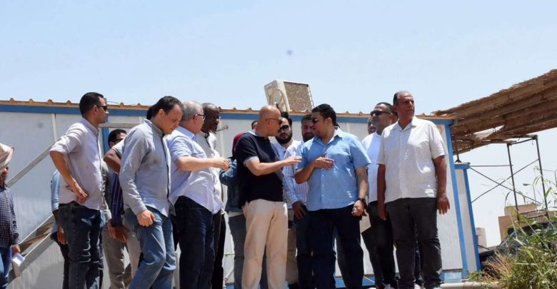 تنفيذًا لتوجيهات المهندسة راندة المنشاوي.. نائب وزيرة الإسكان يتفقد مشروعات المرافق والطرق بمناطق «بيت الوطن» بالقاهرة الجديدة