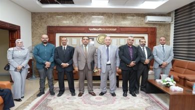 جامعة أسيوط الأهلية تبحث رقمنة الخدمات مع البريد المصري