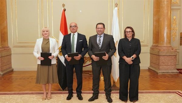 جامعة إكستر البريطانية تقترب من مصر عبر حرم دولي مع جامعة عين شمس