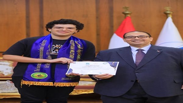 جامعة كفر الشيخ الأهلية تبرز قصة طالب جمع الجوائز والابتكار بعد إنجازات محلية وعربية ودولية