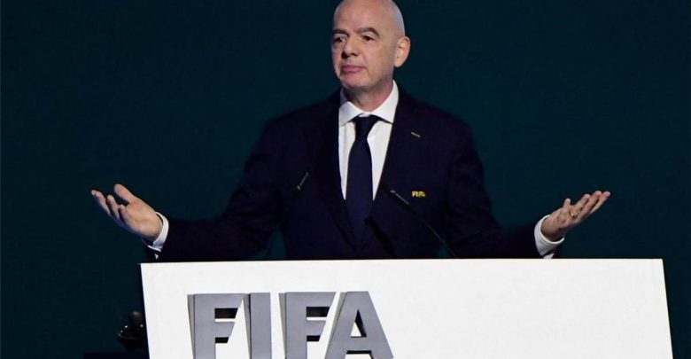 رئيس اتحاد عربي يهاجم فيفا: نتعرض للابتزاز من إنفانتينو.. وعانينا في كأس العالم