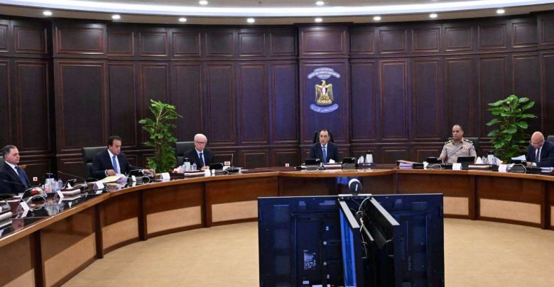 رئيس الوزراء: إعداد البرنامج الوطني للتحول الاقتصادي وفق رؤية تعكس أولويات الدولة