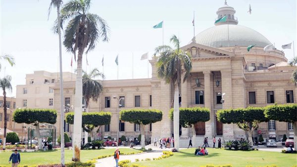 رئيس جامعة القاهرة يعلن مكافأة 2000 جنيه للعاملين وأعضاء هيئة التدريس