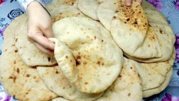 سعر رغيف الخبز المدعم بعد اعتماد التكلفة الجديدة.. التموين تحسم الجدل