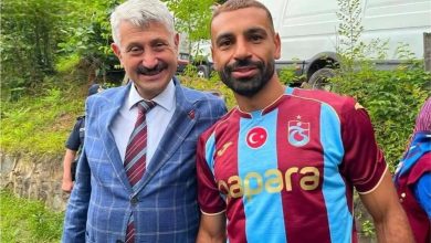 صور | لفتة رائعة من عمدة مدينة أركالي لـ محمد صلاح أثناء تصوير إعلان تجاري