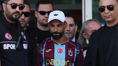 عاجل بالفيديو | وسط هتافات الآلاف.. وصول محمد صلاح مطار طرابزون لإتمام انضمامه