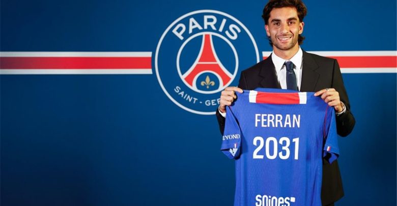 عاجل ورسميًا | برشلونة يعلن رحيل فيران توريس إلى باريس سان جيرمان