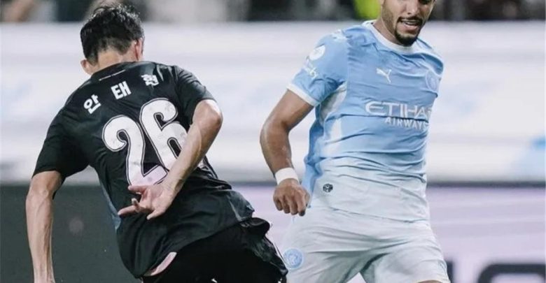 فيديو | كيف يقضي عمر مرموش وقته قبل مباراة مانشستر سيتي وأتلتيكو مدريد؟