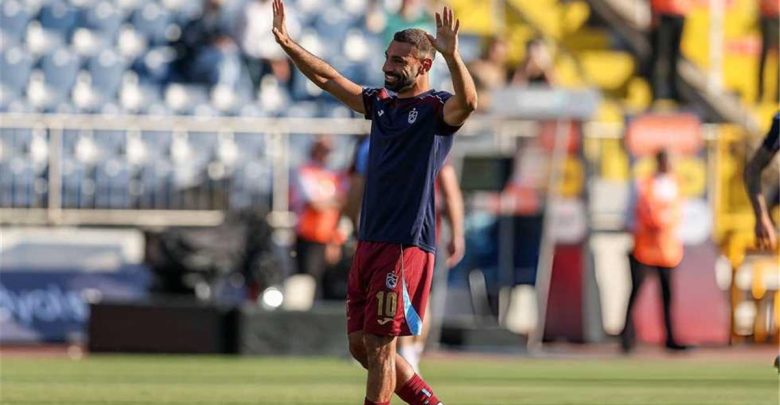 فيديو | محمد صلاح يختار قميص طرابزون سبور المفضل بالنسبة له