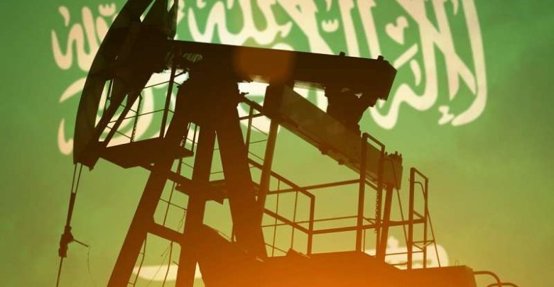قفزة بصادرات وإنتاج السعودية من النفط في يونيو بدعم من انتعاش حركة الشحن عبر هرمز