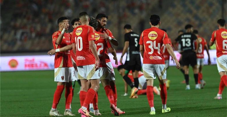 لاعب الأهلي يغادر القاهرة تمهيدًا للكشف الطبي في ناديه الجديد