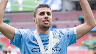 مانشستر سيتي يستقر على بديل رودري من الدوري الإنجليزي