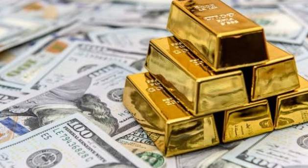 محلل أسواق: تباطؤ الاقتصاد الأمريكي بدأ.. والذهب قد يصل إلى 4500 دولار