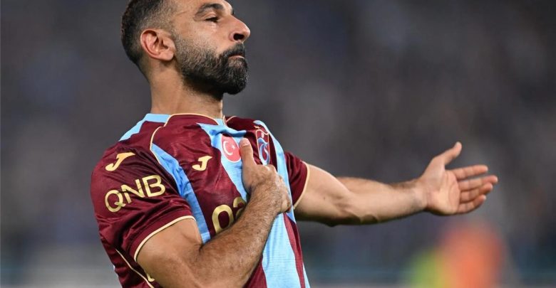 محمد صلاح يدخل تاريخ الدوري التركي بهدفيه أمام باشاك شهير