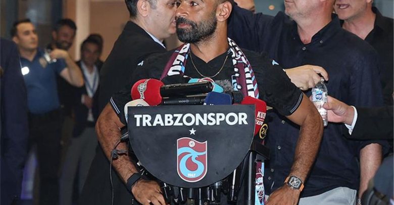 نجم طرابزون السابق يدعم محمد صلاح: تعامل باحترافية.. وأتمنى له التوفيق