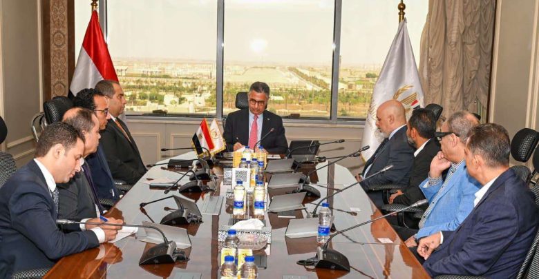 وزير التموين يبحث مع ممثلي صناعة الذهب تطوير وتنظيم أسواق الذهب في مصر