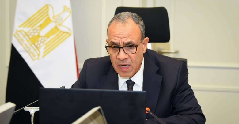 وزير الخارجية ونظيره التونسي يبحثان مستجدات الأوضاع في قطاع غزة