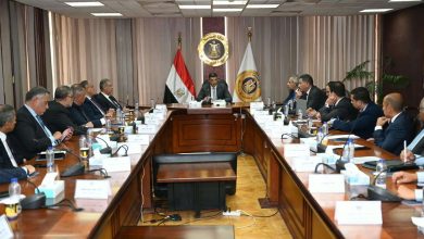 وزير الصناعة يبحث مع اتحاد الصناعات وممثلي شعبة الصناعات المغذية لصناعة السيارات سبل النهوض بالقطاع وزيادة الصادرات