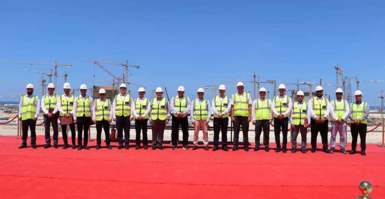 وزير العمل ومحافظ مطروح يتفقدان مشروع المحطة النووية بالضبعة.. صور