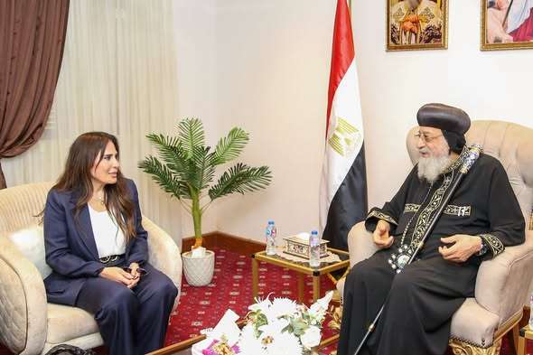وزيرة الإسكان ترحب بقداسة البابا تواضروس الثاني بالعلمين الجديدة